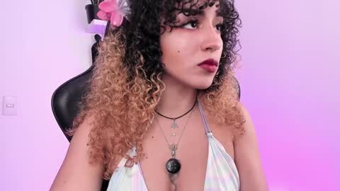 Snapshot of mary_jane_lovers chatting on December 5, 10:01 pm Mary Jane online show from December 5, 10:01 pm