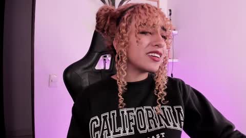 Snapshot of mary_jane_lovers chatting on January 21, 2:11 am Mary Jane online show from January 21, 2:11 am