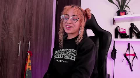 Snapshot of mary_jane_lovers chatting on January 25, 7:28 pm Mary Jane online show from January 25, 7:28 pm