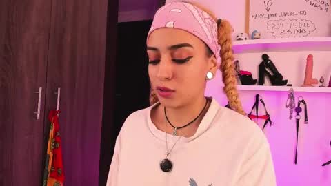 Snapshot of mary_jane_lovers chatting on February 13, 4:22 am Mary Jane online show from February 13, 4:22 am