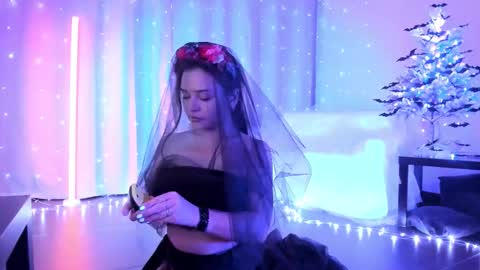 Julia online show from November 16, 10:15 pm