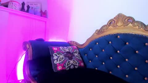 mary_magic online show from July 26, 11:55 pm