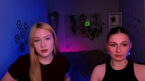 Mary online show from May 1, 7:07 pm