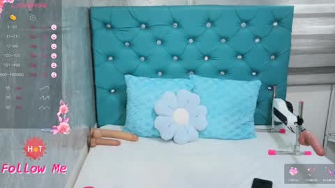 Snapshot of mary_mood_ chatting on May 25, 12:44 pm Mary Moon online show from May 25, 12:44 pm
