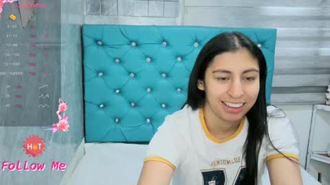 Snapshot of mary_mood_ chatting on June 2, 11:34 am Mary Moon online show from June 2, 11:34 am