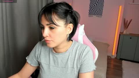 Mary online show from May 1, 2:38 am