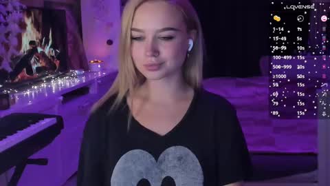 Mary online show from March 9, 11:03 pm