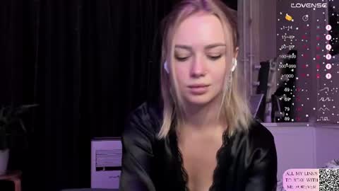 Snapshot of mary_romance chatting on July 28, 9:58 pm Mary online show from July 28, 9:58 pm