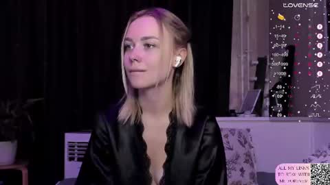 Snapshot of mary_romance chatting on July 31, 7:13 pm Mary online show from July 31, 7:13 pm