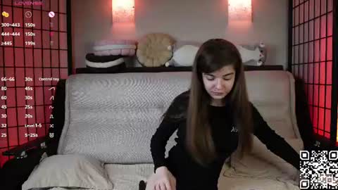 Snapshot of mary_shake chatting on June 22, 11:13 pm Mary online show from June 22, 11:13 pm