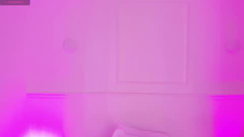 Snapshot of mary_suarez chatting on October 12, 4:00 am Maria online show from October 12, 4:00 am