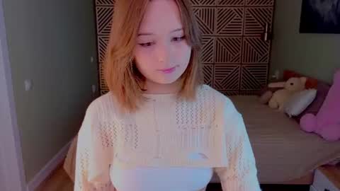 Snapshot of mary_u chatting on June 23, 4:43 am Ur Mary online show from June 23, 4:43 am