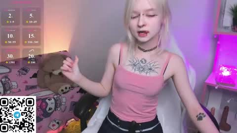 Snapshot of mary_wester chatting on May 24, 11:21 pm Mary online show from May 24, 11:21 pm