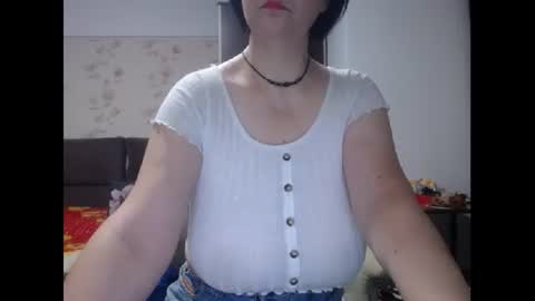 Snapshot of mary_x chatting on October 27, 3:54 am Mary online show from October 27, 3:54 am