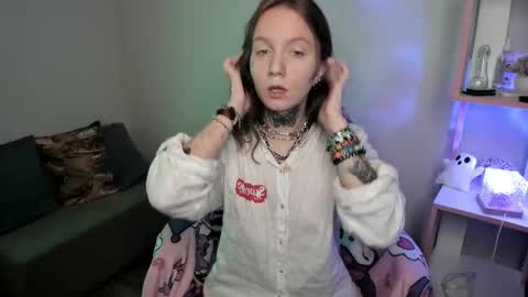 Mary GTM3Mon Wed Thu Sat Sun 0400 am-1030pm online show from October 25, 1:24 am