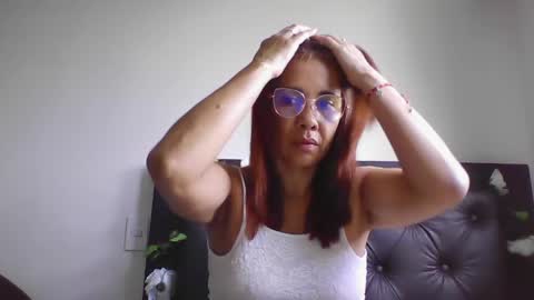 Snapshot of maryamgirl08 chatting on May 10, 2:55 pm Engracia online show from May 10, 2:55 pm