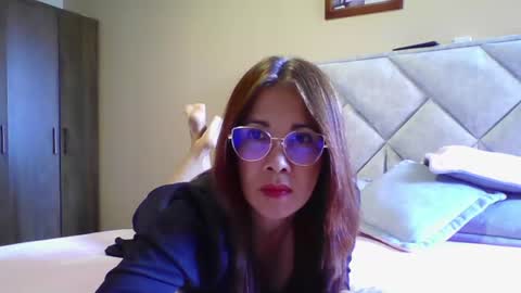 Snapshot of maryamgirl08 chatting on June 15, 4:53 pm Engracia online show from June 15, 4:53 pm