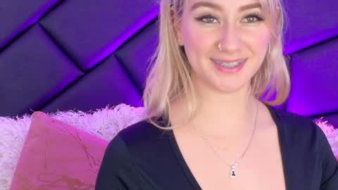 Snapshot of marydeniro chatting on March 12, 5:30 pm online show from March 12, 5:30 pm