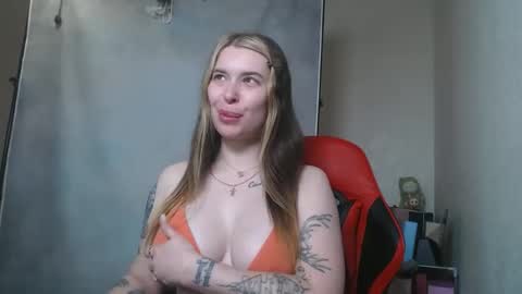 Snapshot of maryh0tlove chatting on June 9, 9:54 am maryh0tlove online show from June 9, 9:54 am
