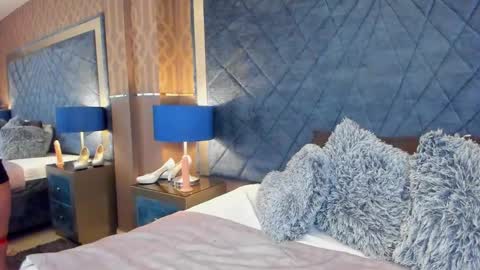 maryhawkey online show from January 14, 11:38 am