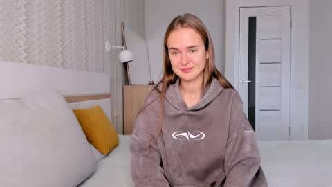 Mari online show from November 3, 8:15 am