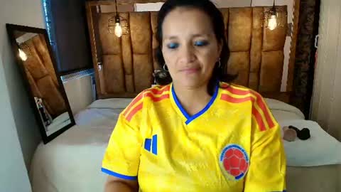 Snapshot of marylinmilf chatting on July 3, 7:53 pm Marylin online show from July 3, 7:53 pm