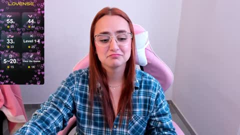 Snapshot of maryluna95 chatting on December 27, 9:54 pm Dulce Maria online show from December 27, 9:54 pm