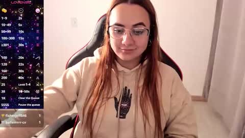 Snapshot of maryluna95 chatting on October 28, 2:15 am Dulce Maria online show from October 28, 2:15 am