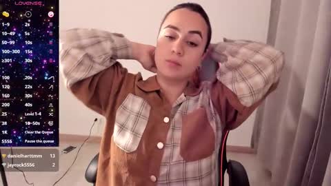 Snapshot of maryluna95 chatting on October 30, 3:19 am Dulce Maria online show from October 30, 3:19 am