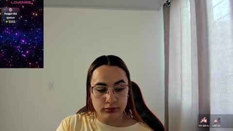 Snapshot of maryluna95 chatting on December 1, 7:08 pm Dulce Maria online show from December 1, 7:08 pm