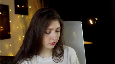 Mary Miller online show from March 3, 9:15 am