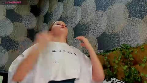 Mary online show from February 7, 3:19 pm