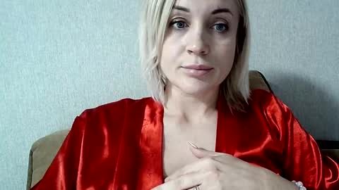 Snapshot of maryyemm chatting on December 2, 7:16 pm maryyemm online show from December 2, 7:16 pm