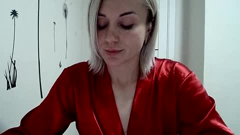 Snapshot of maryyemm chatting on December 9, 9:05 pm maryyemm online show from December 9, 9:05 pm