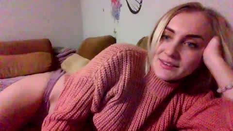 Snapshot of maryyemm chatting on January 3, 6:46 pm maryyemm online show from January 3, 6:46 pm