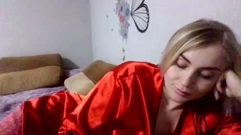 Snapshot of maryyemm chatting on January 4, 7:13 pm maryyemm online show from January 4, 7:13 pm