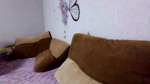 Snapshot of maryyemm chatting on January 7, 4:59 pm maryyemm online show from January 7, 4:59 pm