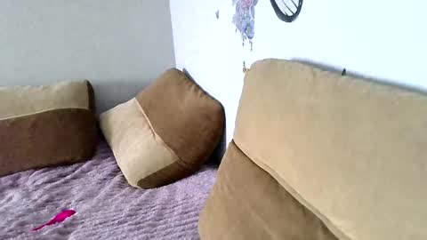 Snapshot of maryyemm chatting on January 22, 9:24 am maryyemm online show from January 22, 9:24 am