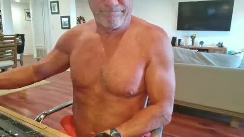 Snapshot of mascmuscle49 chatting on April 1, 6:49 pm mascmuscle49 online show from April 1, 6:49 pm