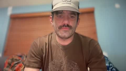 Snapshot of masculinehole chatting on November 4, 4:22 am Masculine Hole online show from November 4, 4:22 am