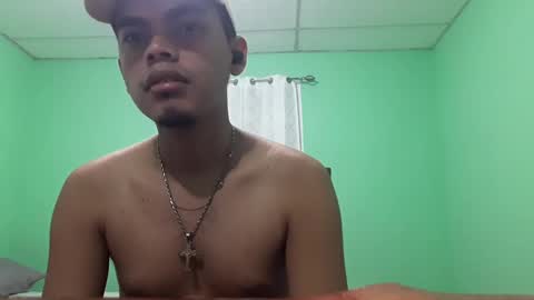 Snapshot of maserati120 chatting on February 23, 5:23 am Max online show from February 23, 5:23 am