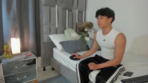 mash_angelo online show from October 23, 8:40 pm