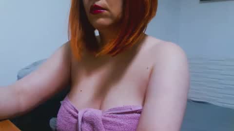 Snapshot of mashaforever7 chatting on October 6, 5:27 am mashaforever7 online show from October 6, 5:27 am