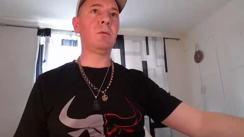 masiosantos online show from June 4, 9:26 am