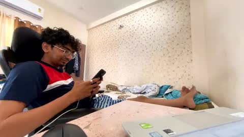 maskboyz2003 online show from October 23, 4:12 am