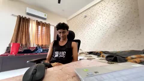 maskboyz2003 online show from November 1, 3:52 am