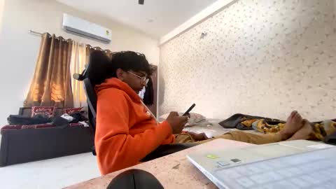 maskboyz2003 online show from November 13, 4:11 am