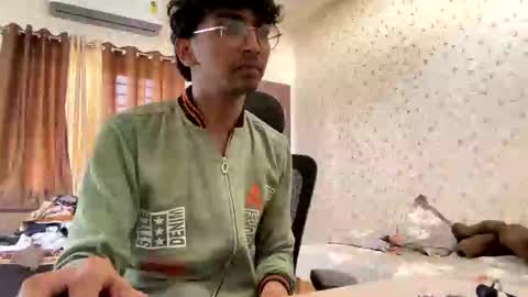 maskboyz2003 online show from December 15, 5:44 am