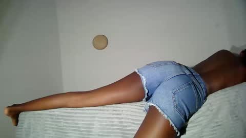 masked_shy_girl online show from April 26, 2:15 pm