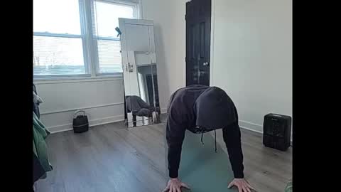 Snapshot of maskedcontrastx chatting on January 8, 2:08 pm BlackMystique online show from January 8, 2:08 pm